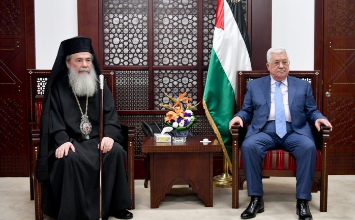 الرئيس محمود عباس، اثناء لقاء وفد الكنائس وكنائس القدس